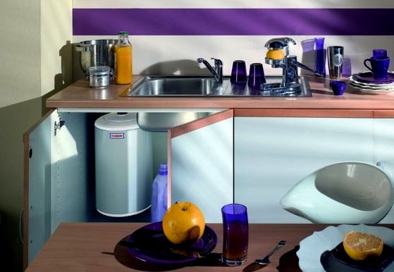 водонагреватель под раковиной