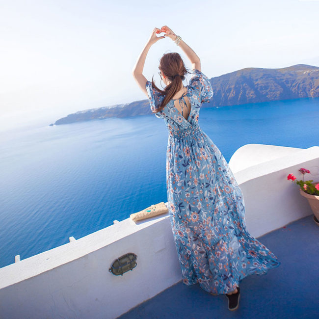 синего цвета