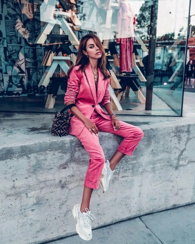 Модные женские луки весна-лето 2021